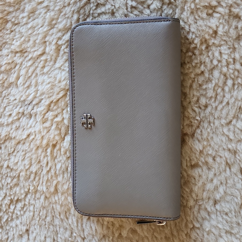 Beautiful Tory Burch Fleming Taupe Leather 3/4 Zippered Long Wallet 🩶🤎🎁